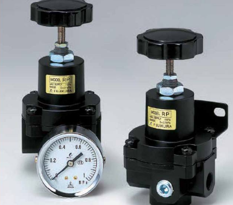 氣動控制閥設(shè)備，蒸氣調(diào)節(jié)閥與液壓調(diào)節(jié)閥有什么不同？